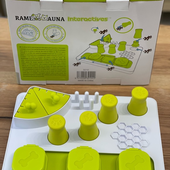 Interactive toys and slow feeding 
offer many benefits to your dog - Picture 4 of 7